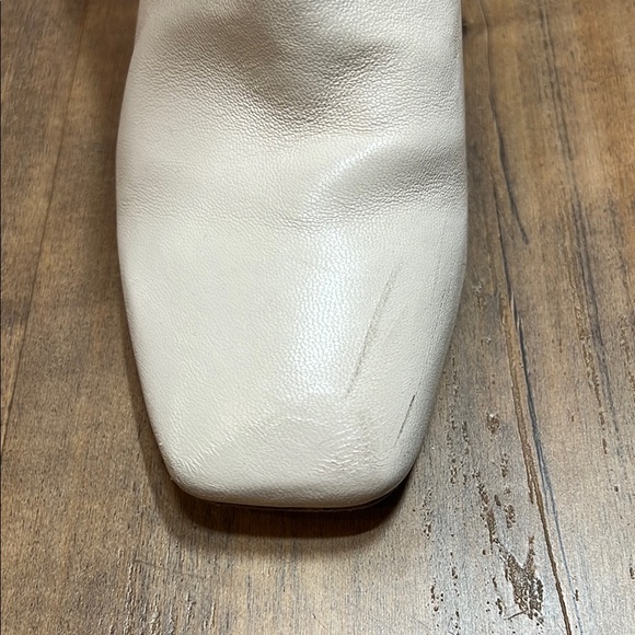 Stuart Weitzman White Heeled Boots - Picture 6 of 7